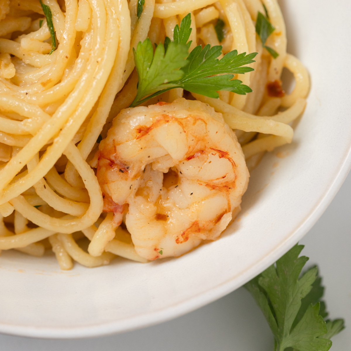 Garlic Shrimp Pasta in a bowl 