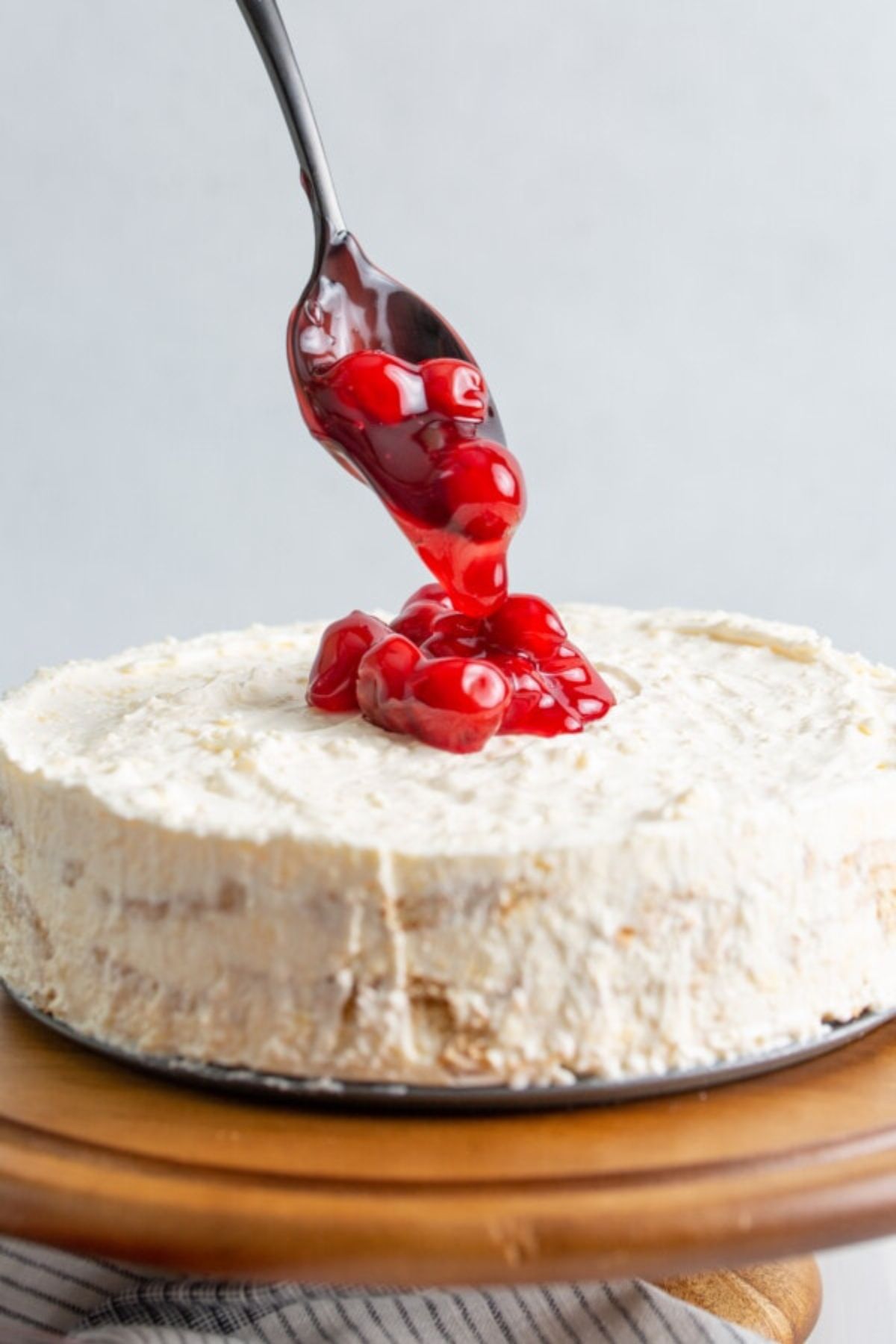 Pie filling added on top of the cheesecake icebox cake.