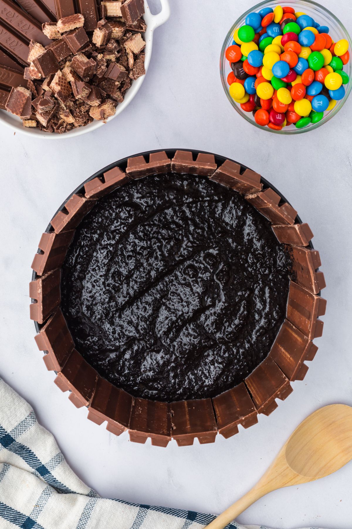 Kit kat pieces placed on the outside to form the crust.