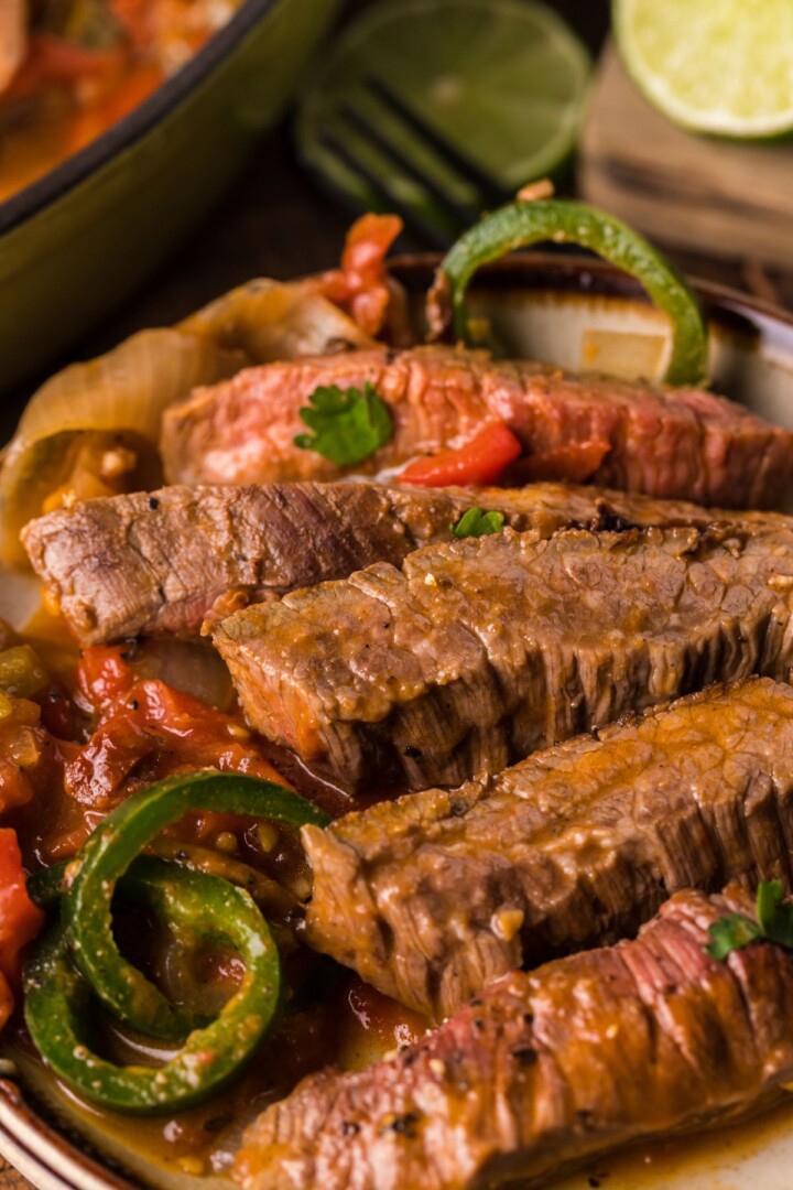 Steack Ranchero Easy Steak Ranchero with Smoky Chipotle Sauce - Kitchen Divas