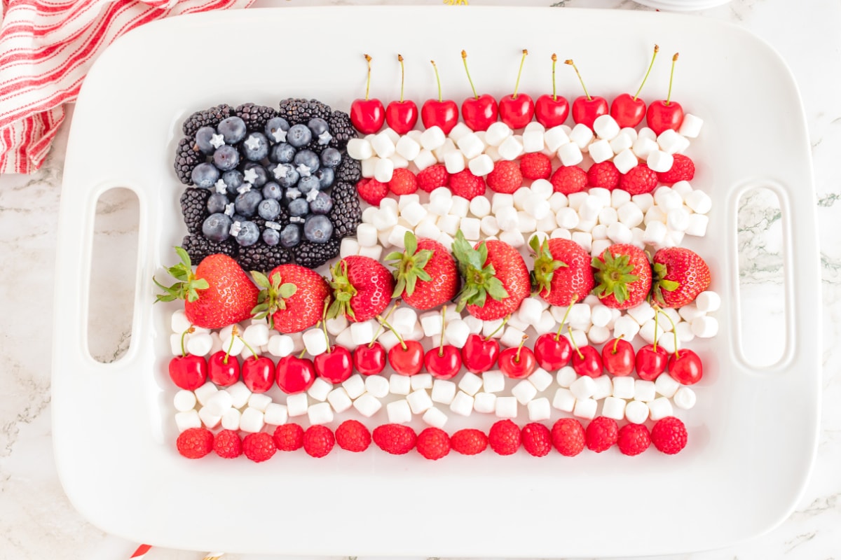 A fruit platter that looks like American flag, one of two July 4 Fruit Platter Ideas.