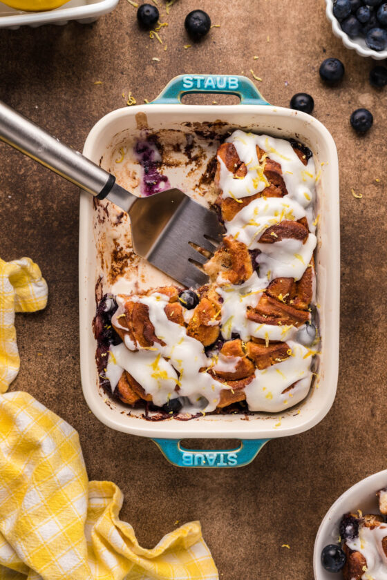 Canned Cinnamon Rolls with Heavy Cream and Blueberries Kitchen Divas