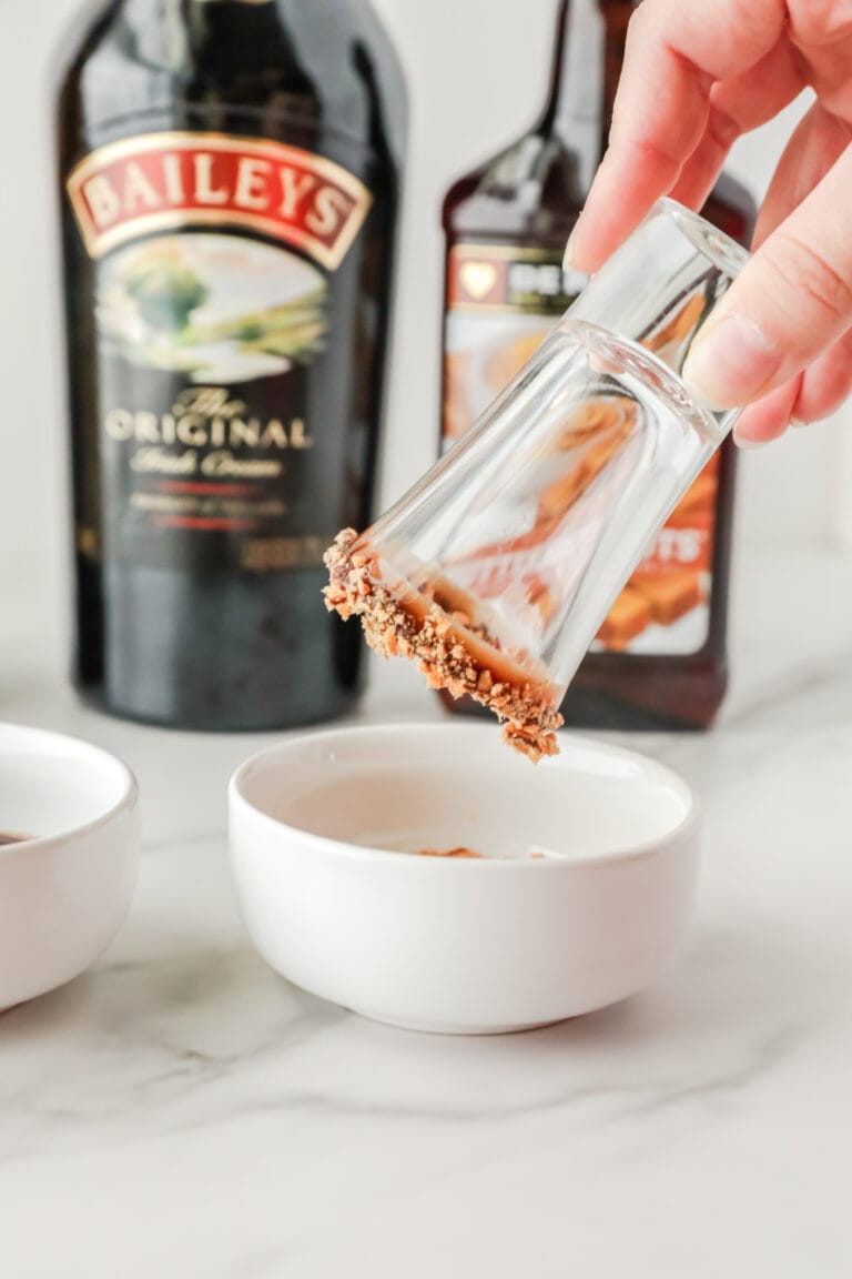 Butterfinger Shot - Kitchen Divas