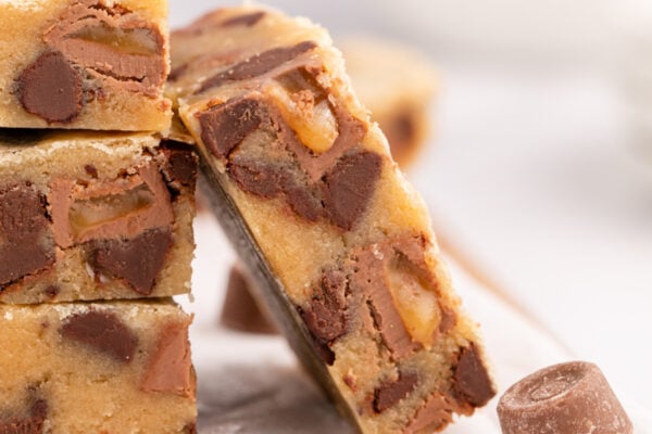 67 Delicoius 8x8 or 9x9 Inch Pan Desserts to Keep in Your Rotation ...