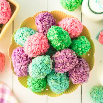 Rice Krispies Easter eggs in a bowl.