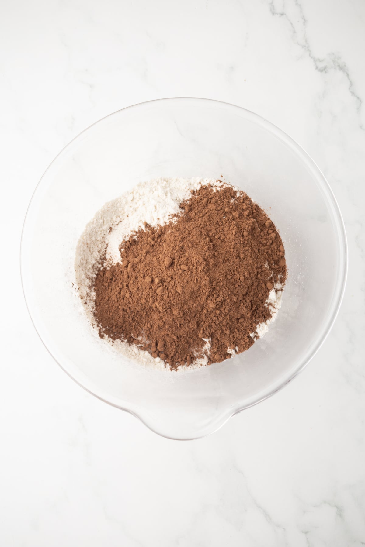 All of the dry ingredients in a bowl.