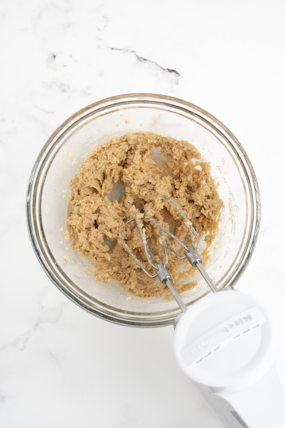 All of the wet ingredients blended together in a bowl.