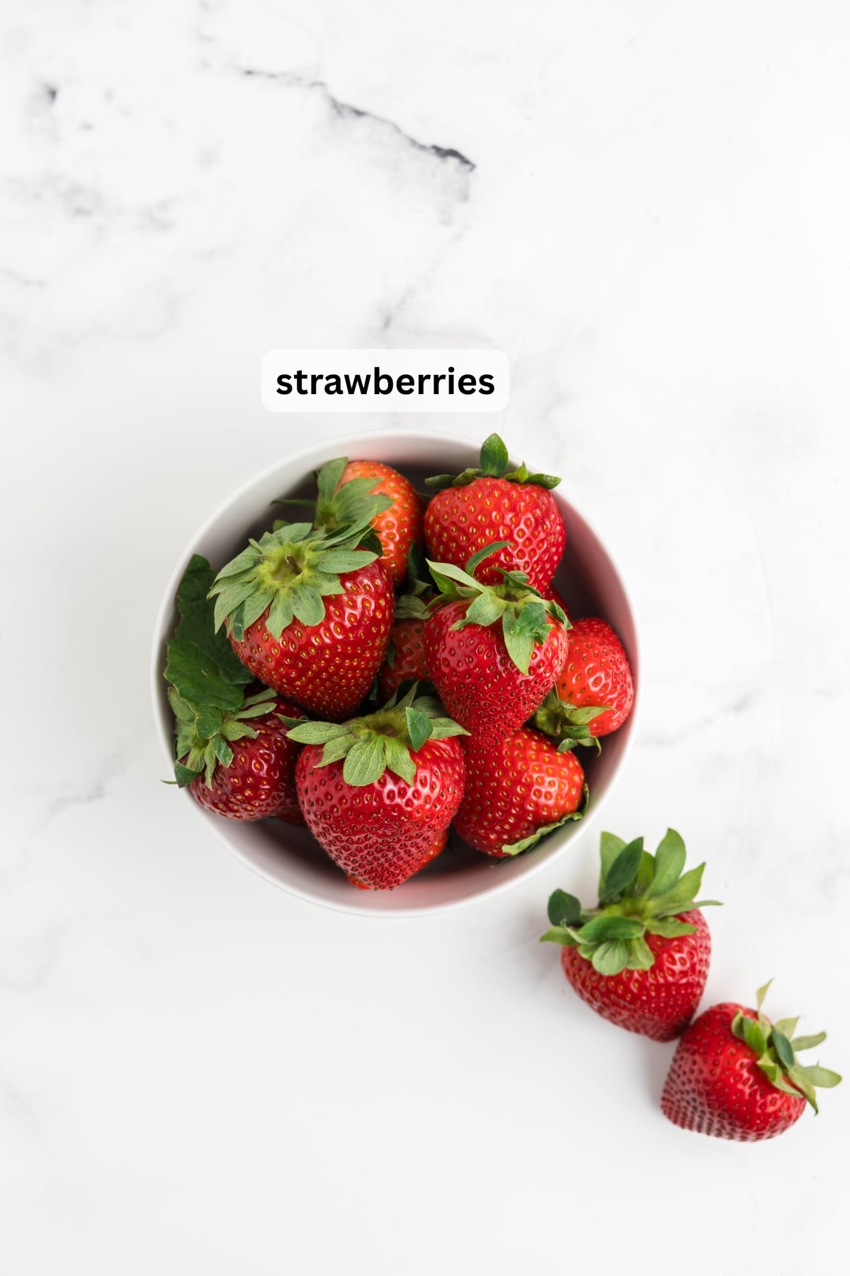 Ingredients for roasting strawberries. 