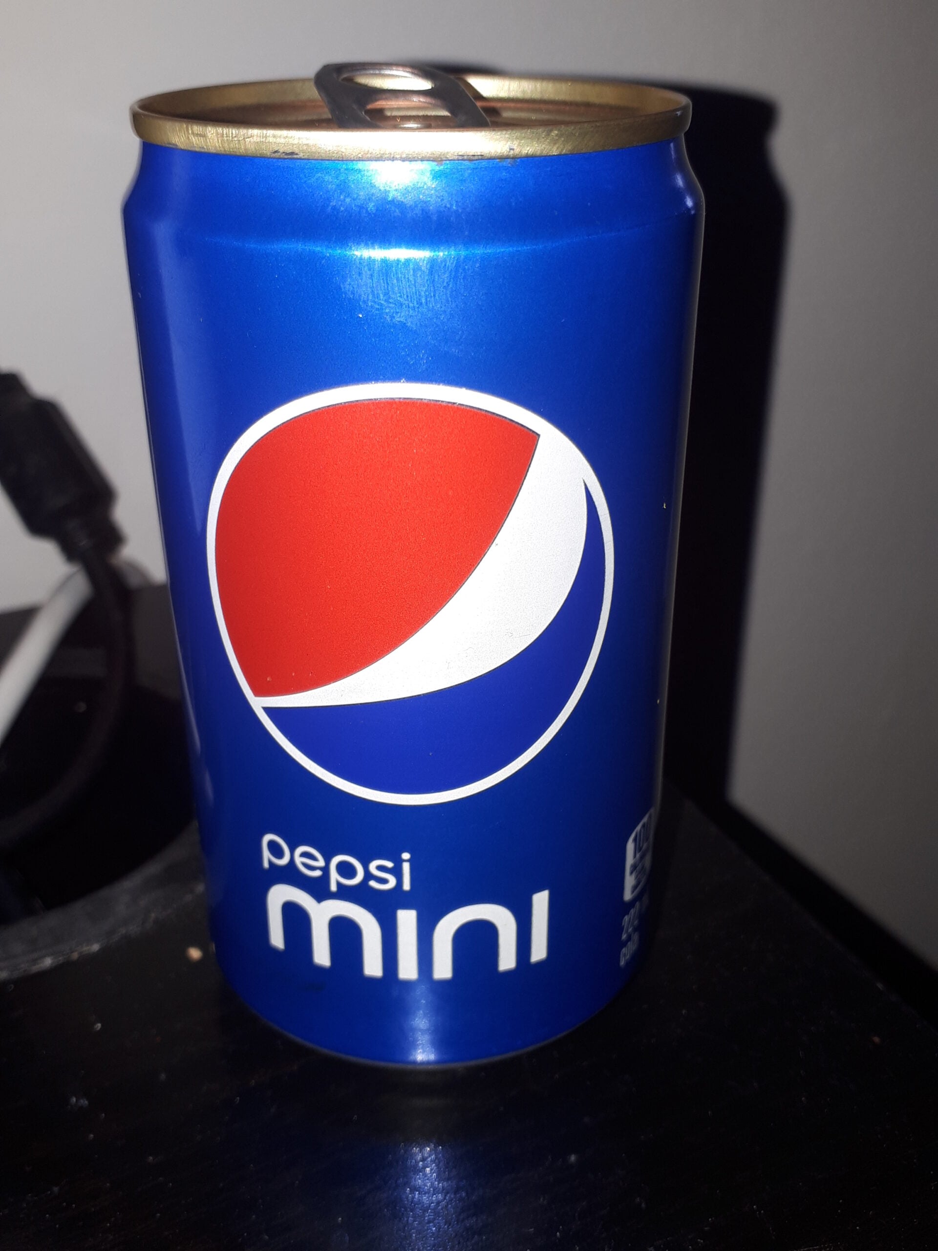 This image has an empty alt attribute; its file name is Pepsi_mini2C_222mL-scaled.jpg
