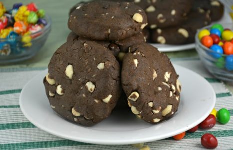 Chocolaty Chocolate Macadamia Nut Cookies