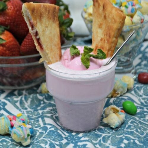 Easy Summer Strudel Floats