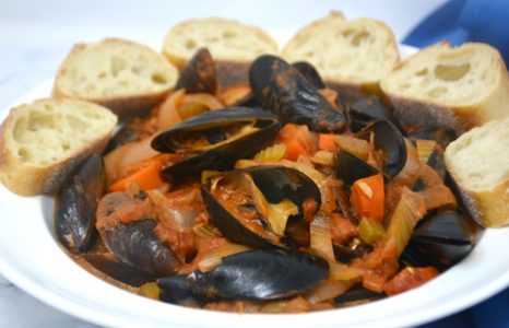 Slow Cooker Creamy Tomato Mussels