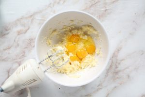Easy Vanilla Bundt Cake