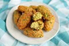 Easy Cheesy Broccoli Tots