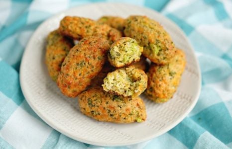Easy Cheesy Broccoli Tots